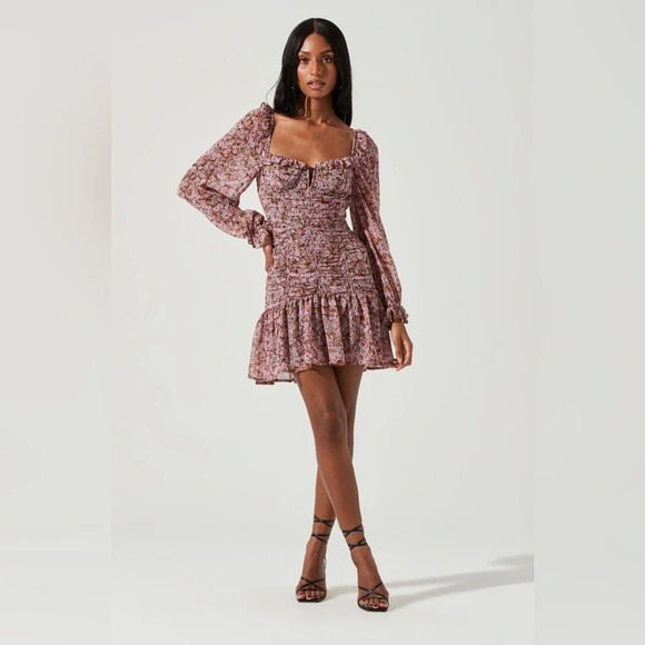 NWOT ASTR The Label Carmella Floral Ruched Mini Dress in Purple Multi Size L - Picture 1 of 16